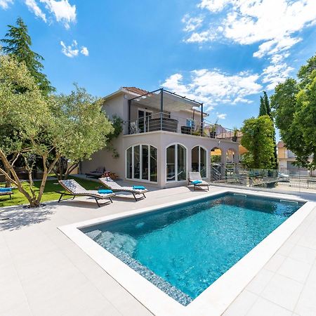 Villa B&D Zadar For The Complete Pleasure Of Vacation !Heated! Private Pool! Green Oasis In The Center Of Zadar, 100M From The Sea Exterior foto