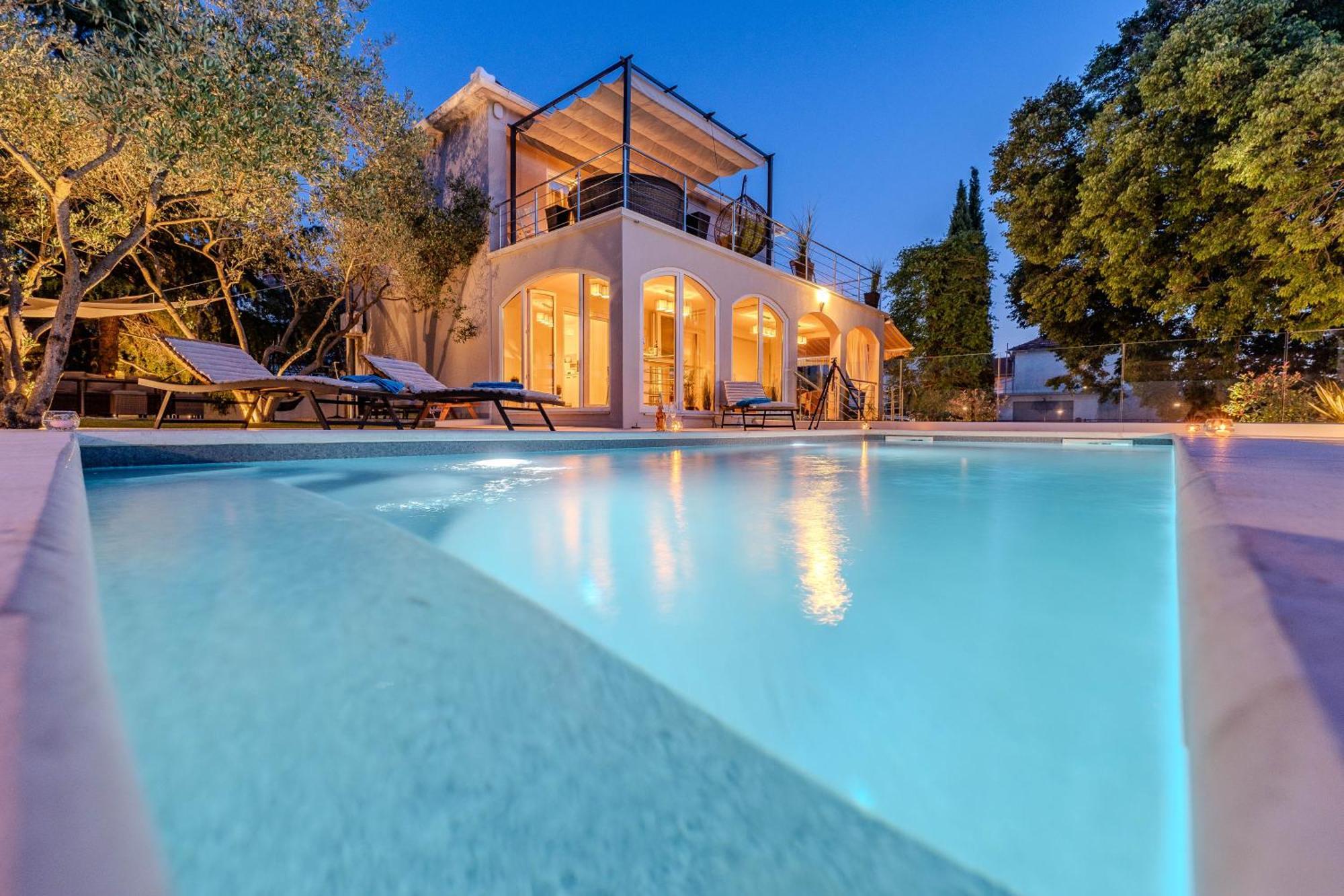 Villa B&D Zadar For The Complete Pleasure Of Vacation !Heated! Private Pool! Green Oasis In The Center Of Zadar, 100M From The Sea Exterior foto