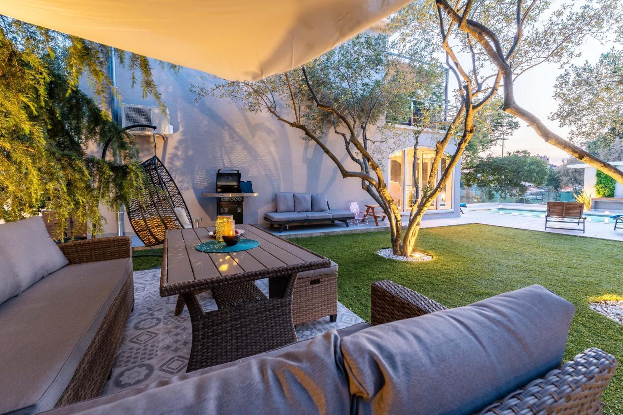 Villa B&D Zadar For The Complete Pleasure Of Vacation !Heated! Private Pool! Green Oasis In The Center Of Zadar, 100M From The Sea Exterior foto