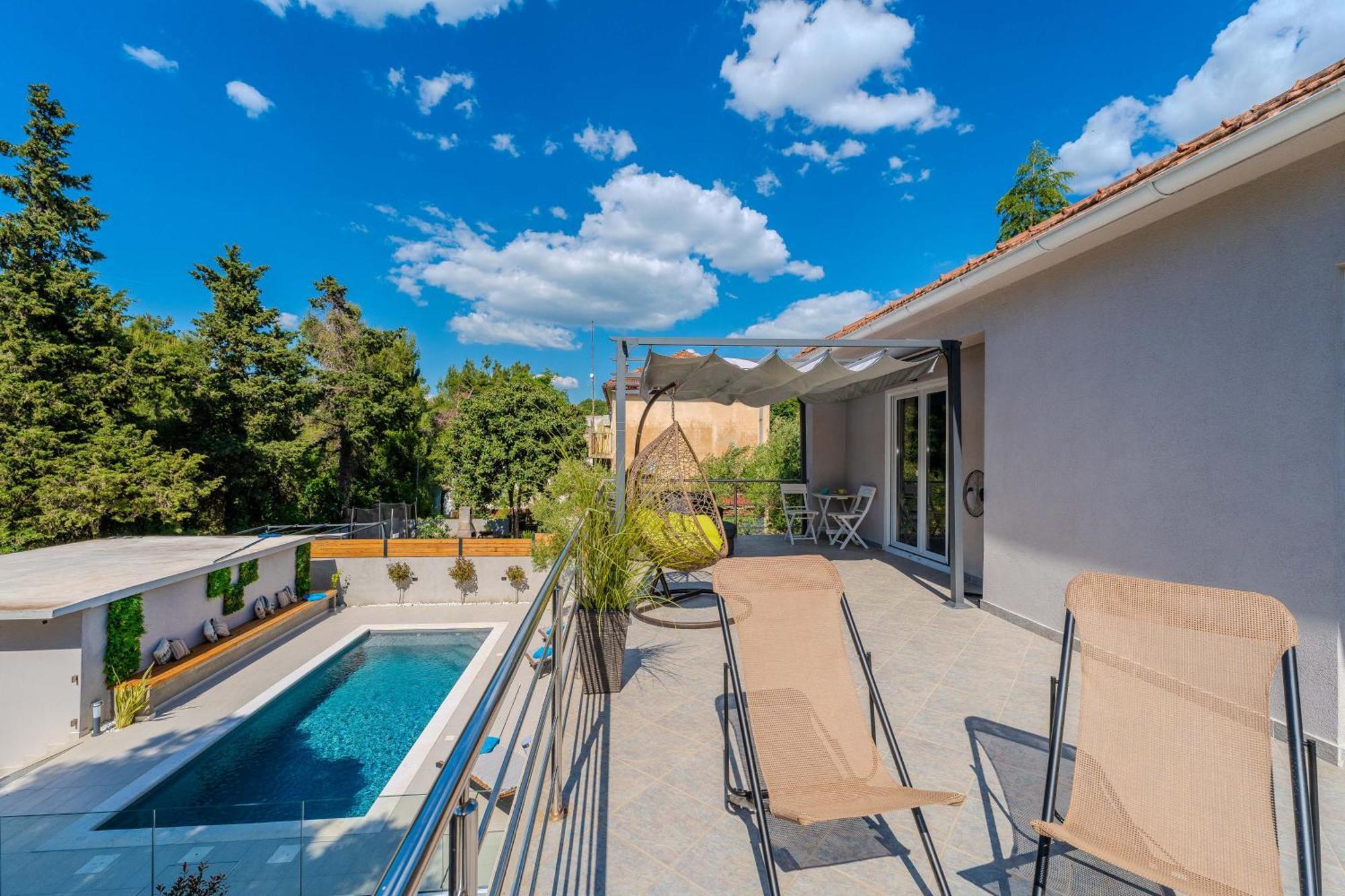 Villa B&D Zadar For The Complete Pleasure Of Vacation !Heated! Private Pool! Green Oasis In The Center Of Zadar, 100M From The Sea Exterior foto