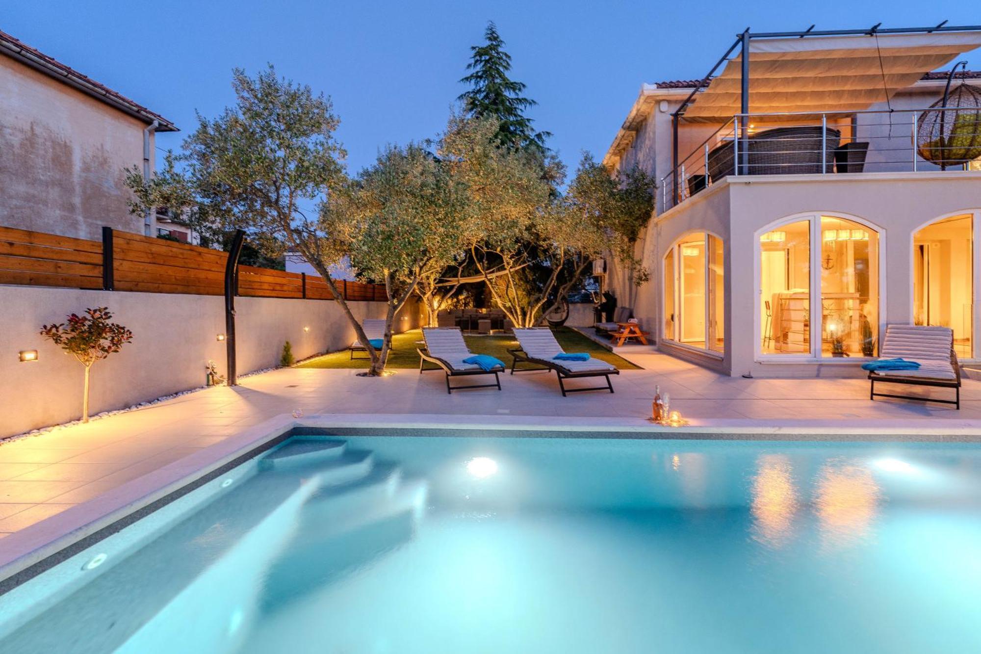 Villa B&D Zadar For The Complete Pleasure Of Vacation !Heated! Private Pool! Green Oasis In The Center Of Zadar, 100M From The Sea Exterior foto