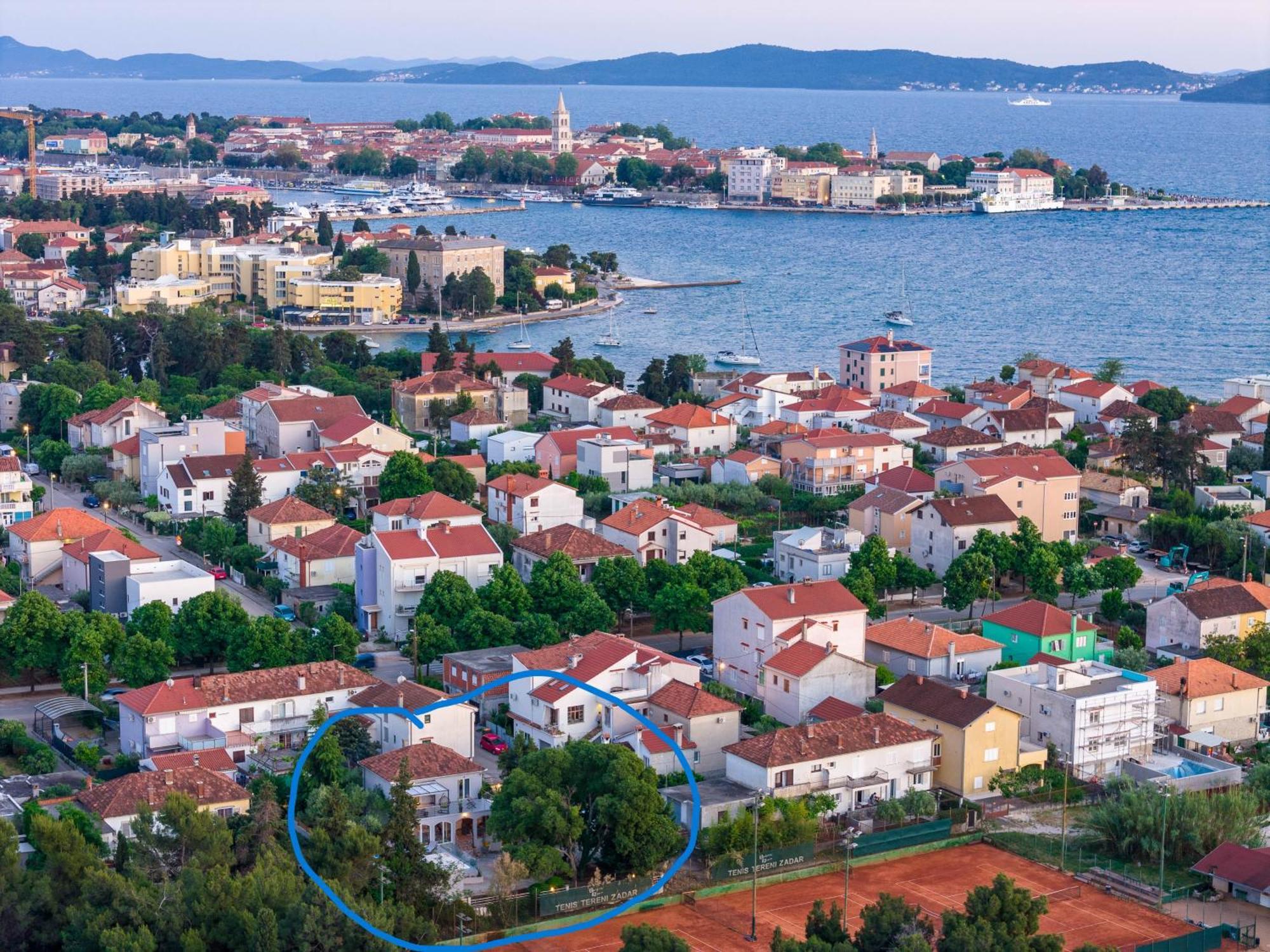 Villa B&D Zadar For The Complete Pleasure Of Vacation !Heated! Private Pool! Green Oasis In The Center Of Zadar, 100M From The Sea Exterior foto