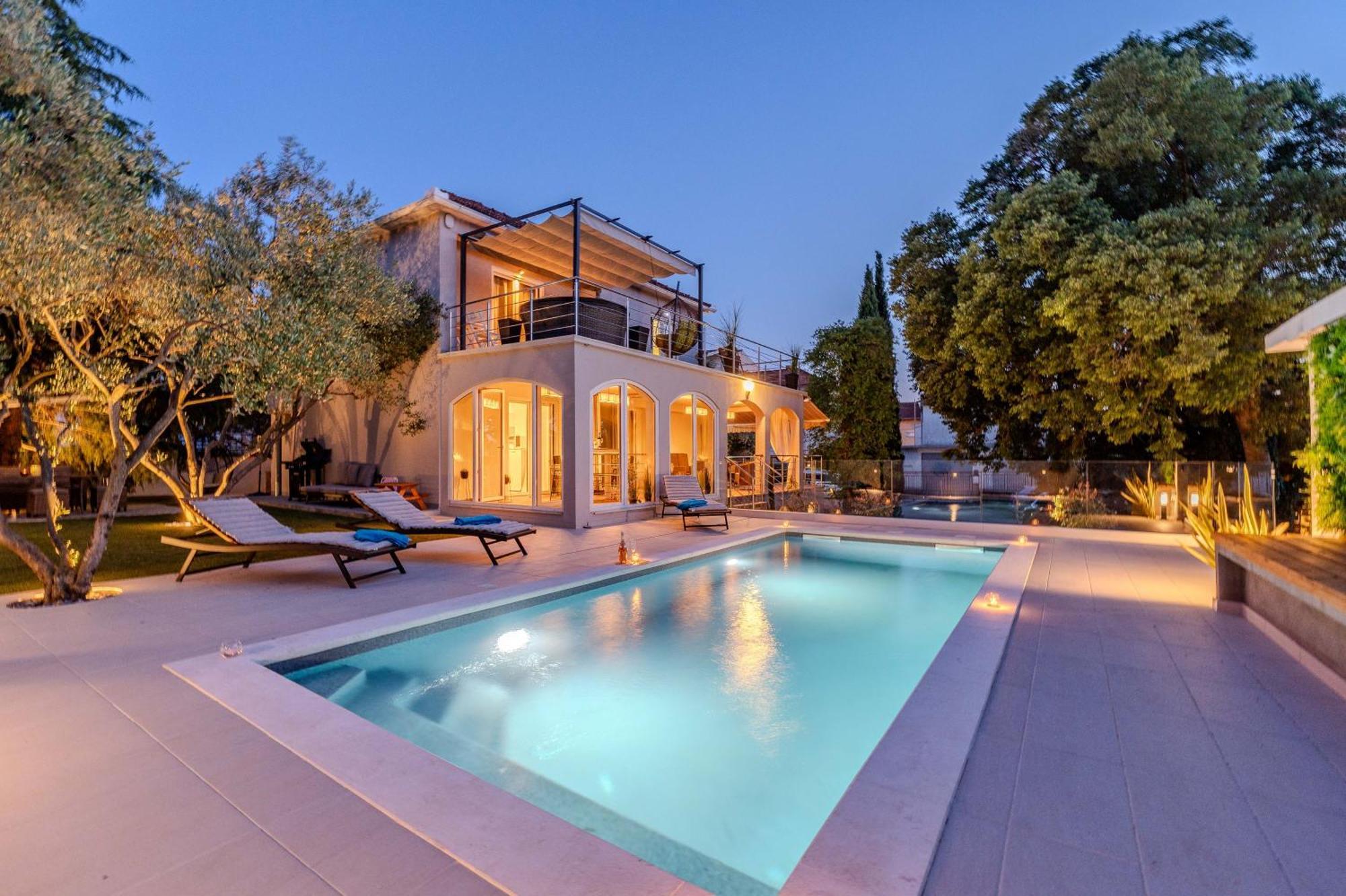 Villa B&D Zadar For The Complete Pleasure Of Vacation !Heated! Private Pool! Green Oasis In The Center Of Zadar, 100M From The Sea Exterior foto